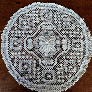 REDUCED Vintage Ecru-Coloured Doily – c 1940s/1950s